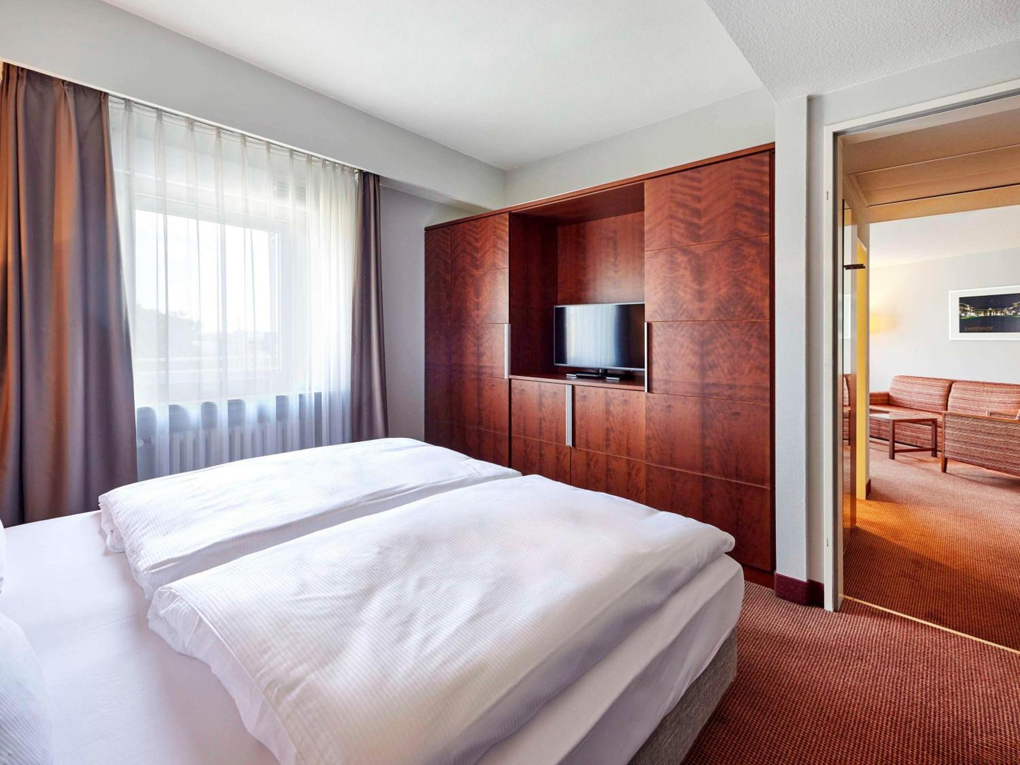 Отель Mercure Center 4*