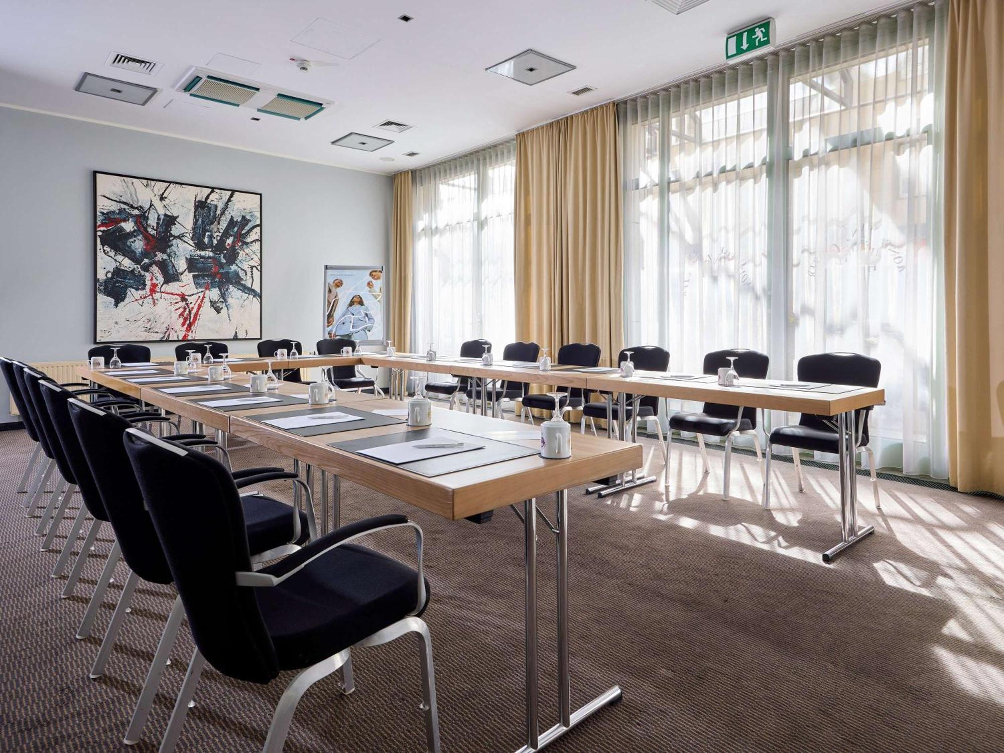 Mercure Center Отель